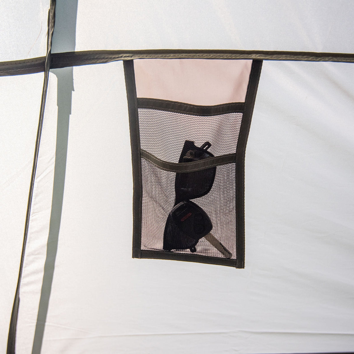 10-Person 3-Room Tent with Shade Awning Y3347