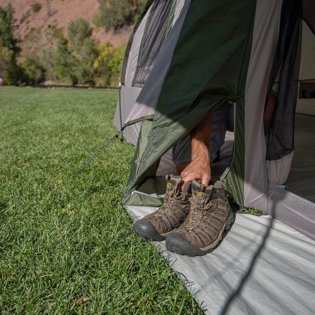 10-Person 3-Room Tent with Shade Awning Y3347