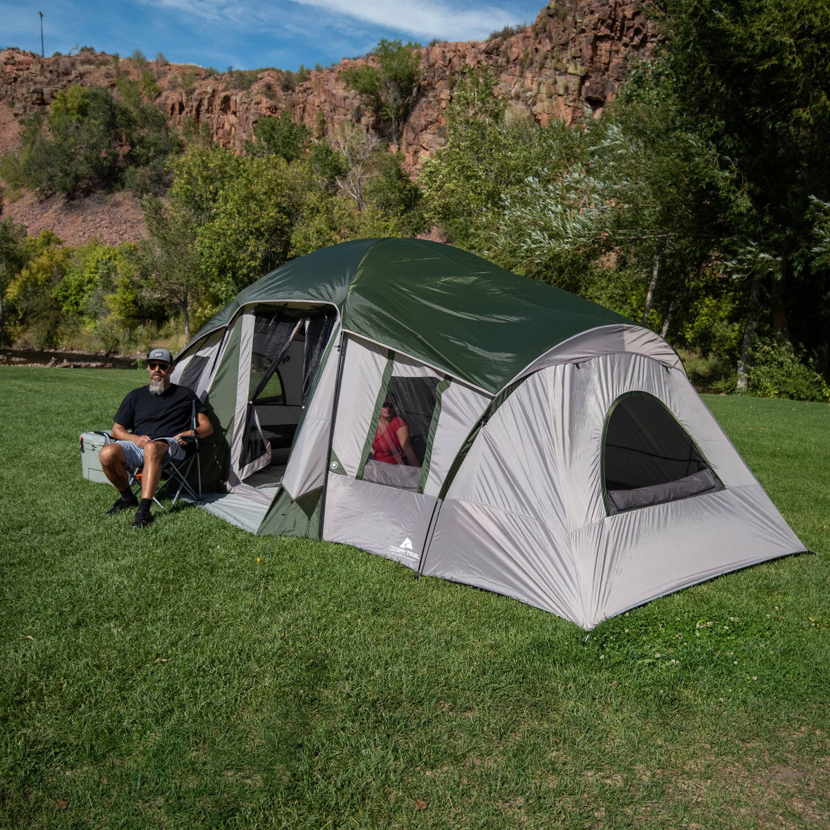 10-Person 3-Room Tent with Shade Awning Y3347