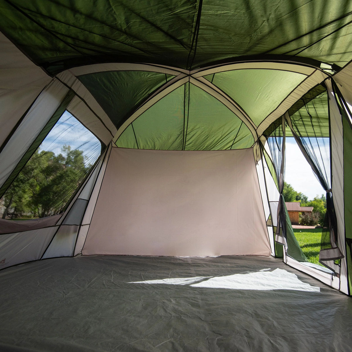 10-Person 3-Room Tent with Shade Awning Y3347